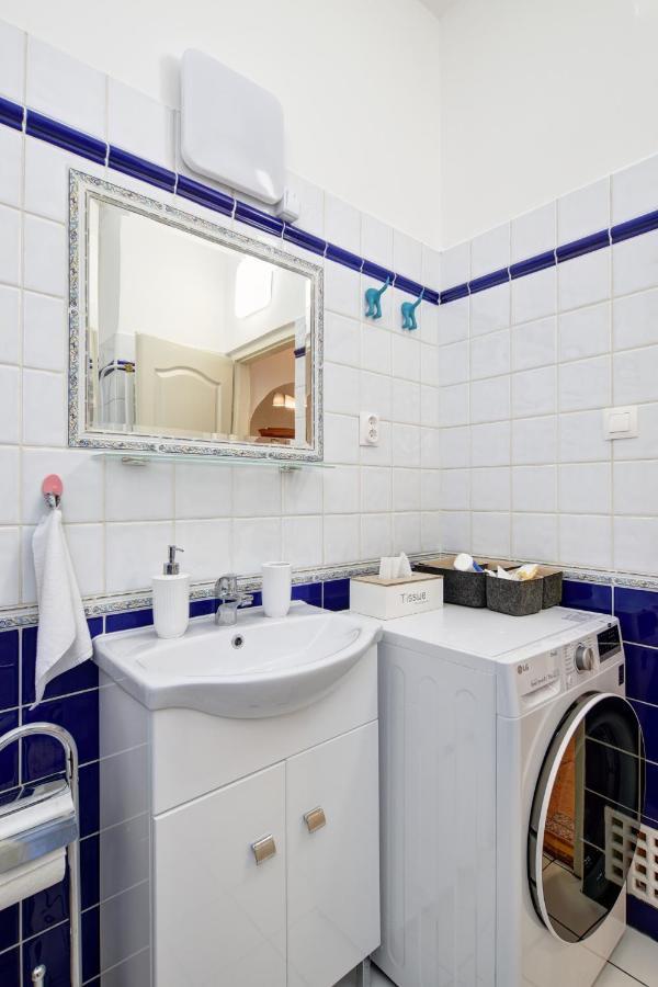 Free Garage Parking, Ac And Bikes In The Downtown Appartement Boedapest Buitenkant foto